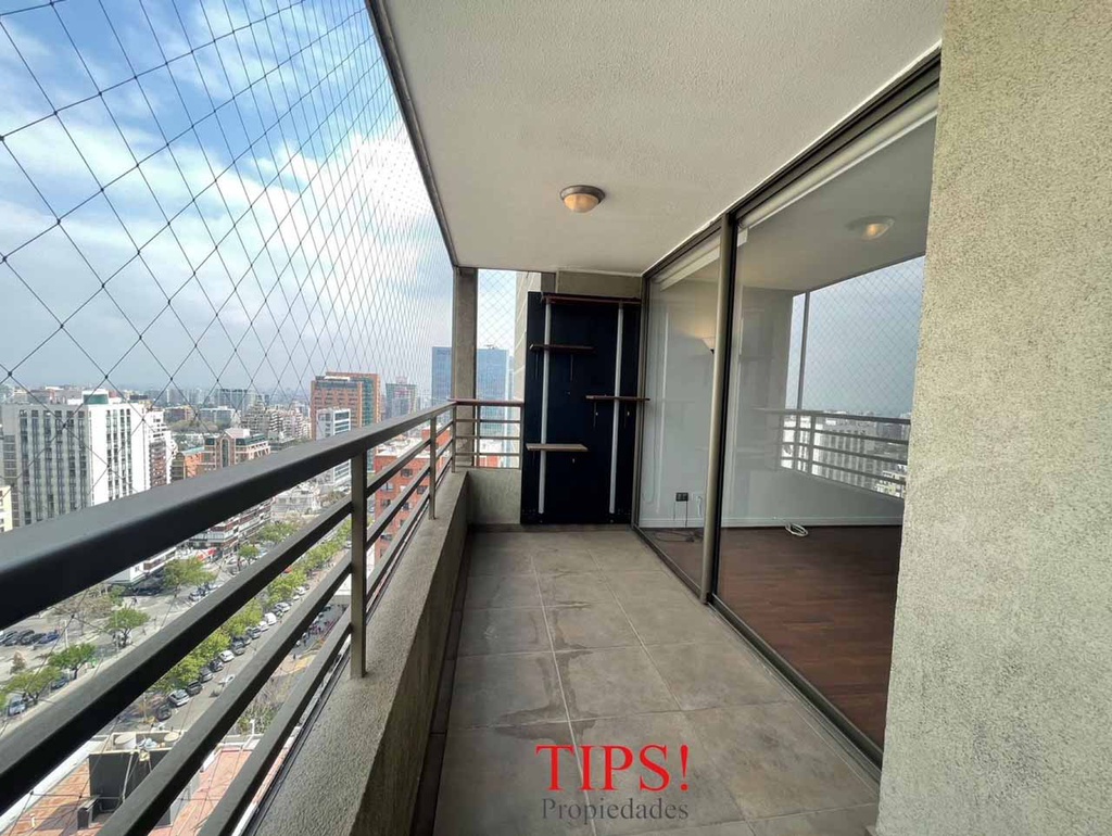 TIPSPROPIEDADES ARRIENDA DEPARTAMENTO EN LAS CONDES Valor 25 UF/Mes