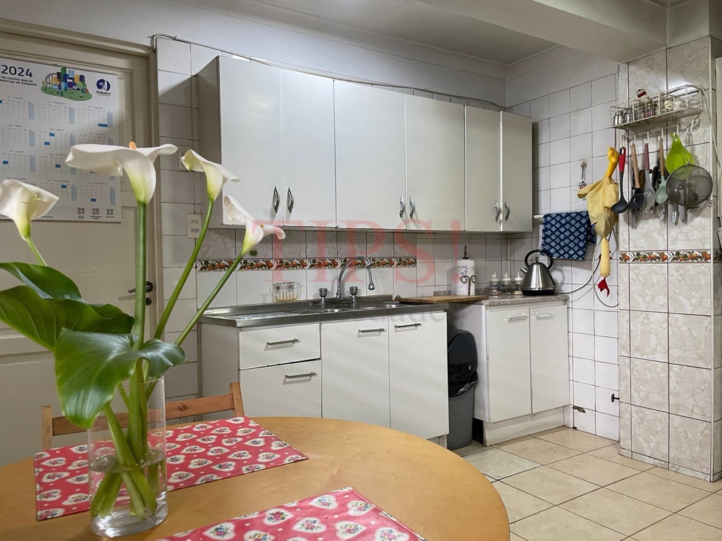 TIPSPROPIEDADES VENDE CASA EN CALLE TARRAGONA ALTURA 3.100, LAS CONDES