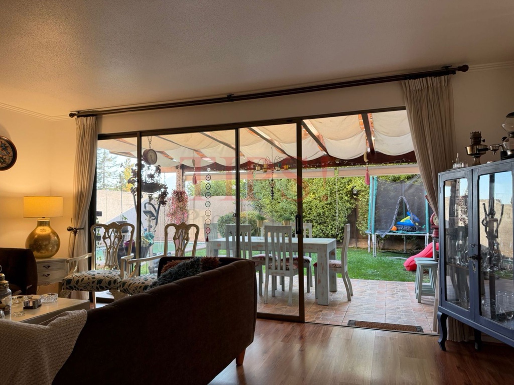 TIPSPROPIEDADES VENDE CASA EN CALLE BLUDENZ ALT. 4900, LO BARNECHEA