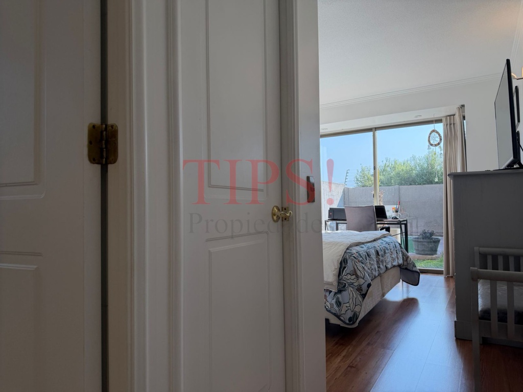 TIPSPROPIEDADES VENDE CASA EN CALLE BLUDENZ ALT. 4900, LO BARNECHEA