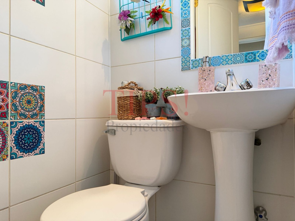 TIPSPROPIEDADES VENDE CASA EN CALLE BLUDENZ ALT. 4900, LO BARNECHEA