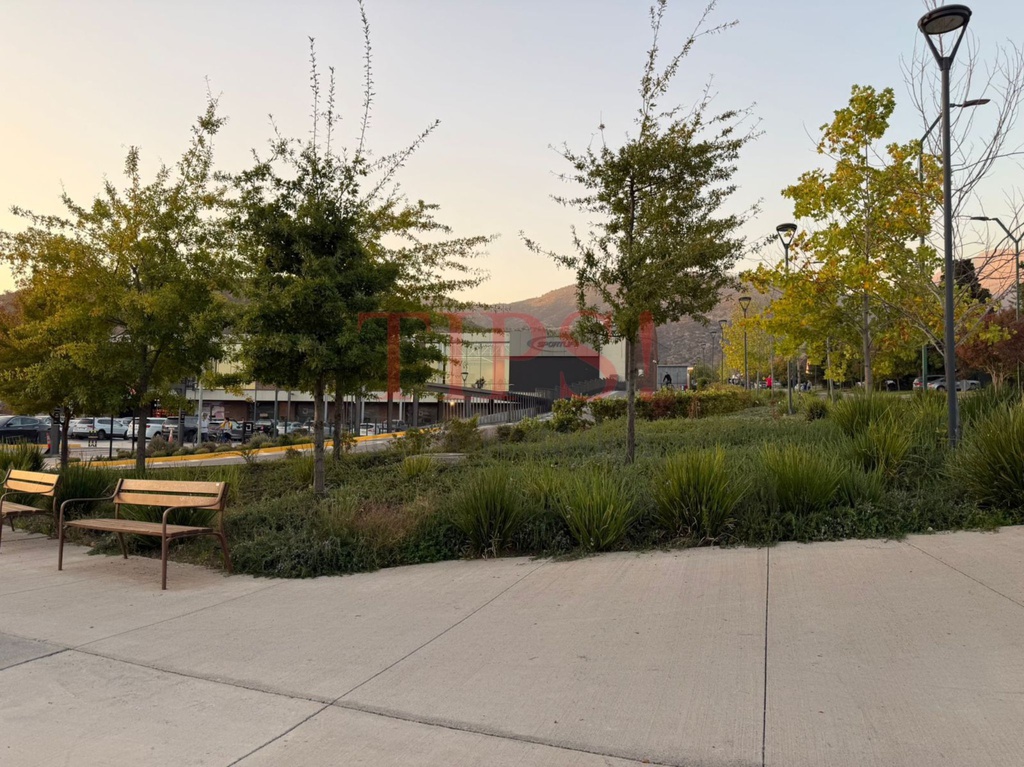 TIPSPROPIEDADES VENDE CASA EN CALLE BLUDENZ ALT. 4900, LO BARNECHEA