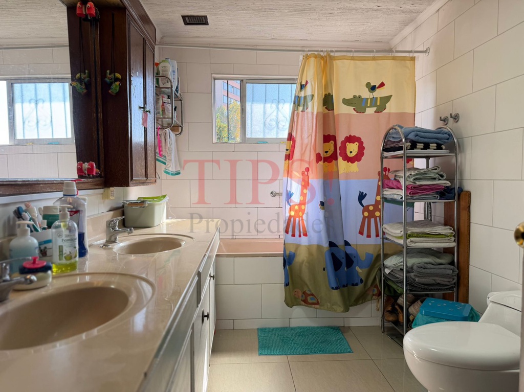 TIPSPROPIEDADES VENDE CASA EN CALLE MANUEL DE SALAS ALT. 600, ÑUÑOA