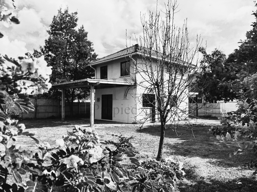 CASA EN BARRIO LOS OLMOS, PEÑAFLOR